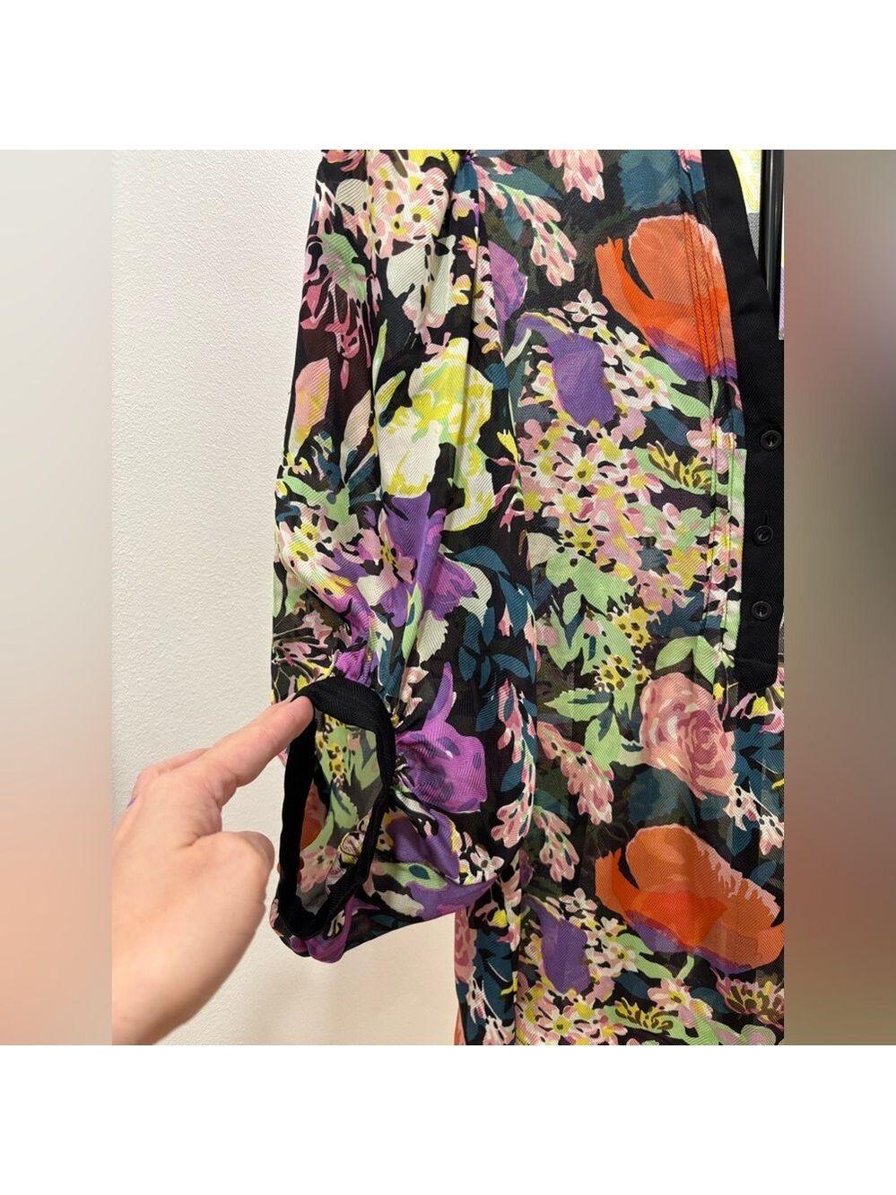 639. Diane Von Furstenberg Multicolor Floral Blouse - Picture 3 of 6